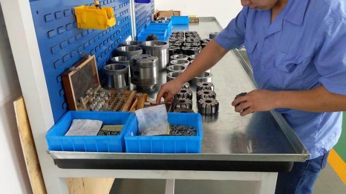 Triple Cartridges Black Hydraulic Cylinder Pump For Plastic Machinery